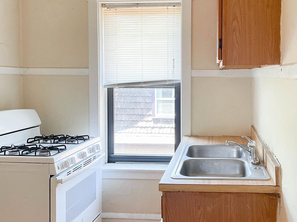 1st image of 1954 W Wilson Ave #3A