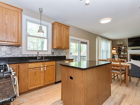3rd image of 3022 Shenandoah Dr