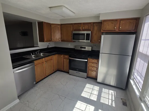 12 Regency Dr, Mount Holly, NJ 08060