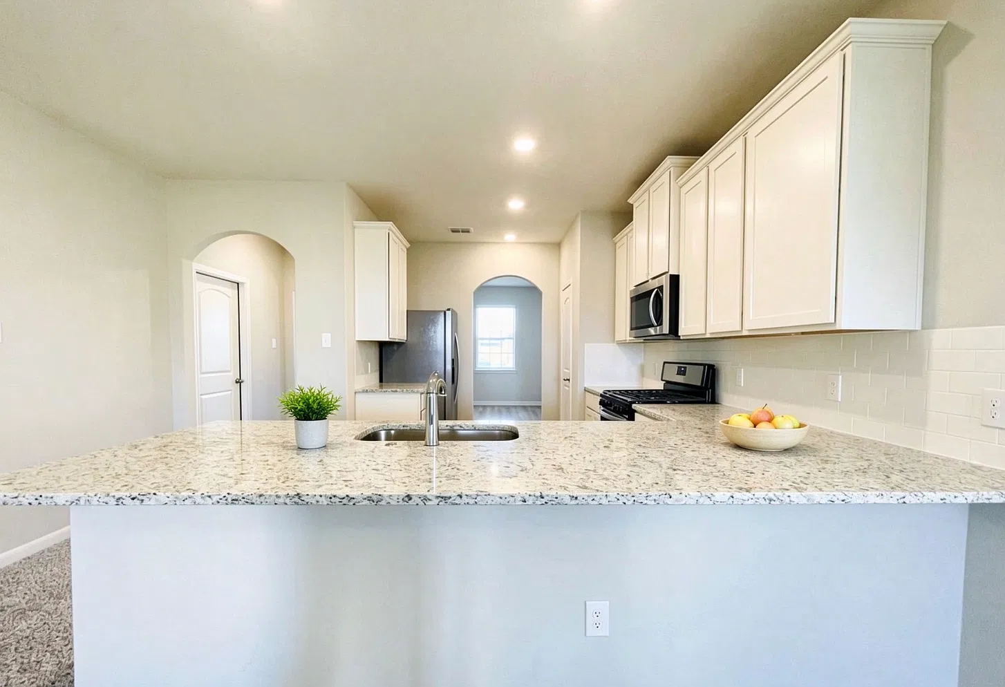 3 bed, 1649 sqft, $1,825 — Photo 4
