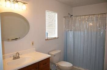 2nd image of 1003 Hoyne