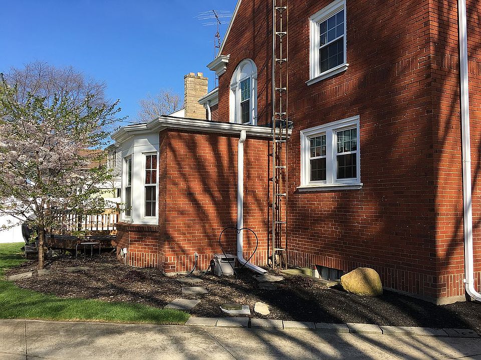 2nd image of 123 46th St