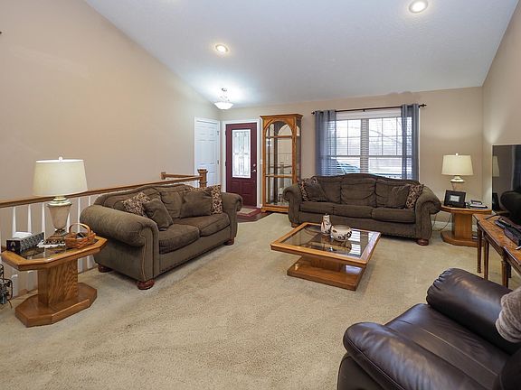 4th image of 7692 N 32nd St