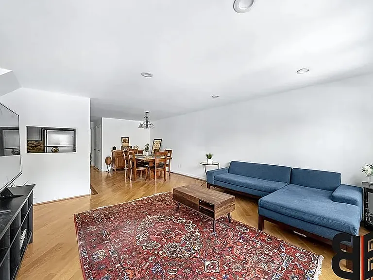 496 Lexington Ave #1 — Photo 3