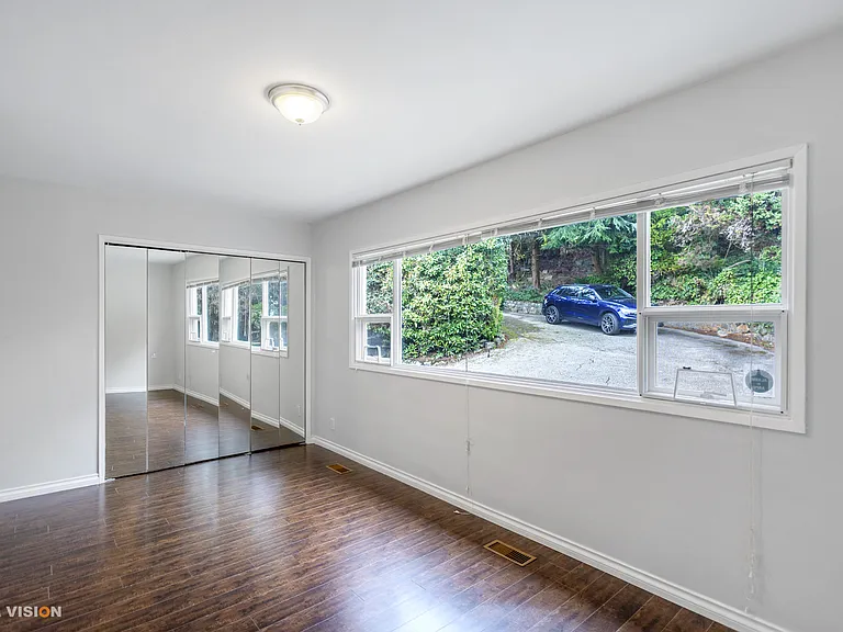 915 Eyremount Dr — Photo 16