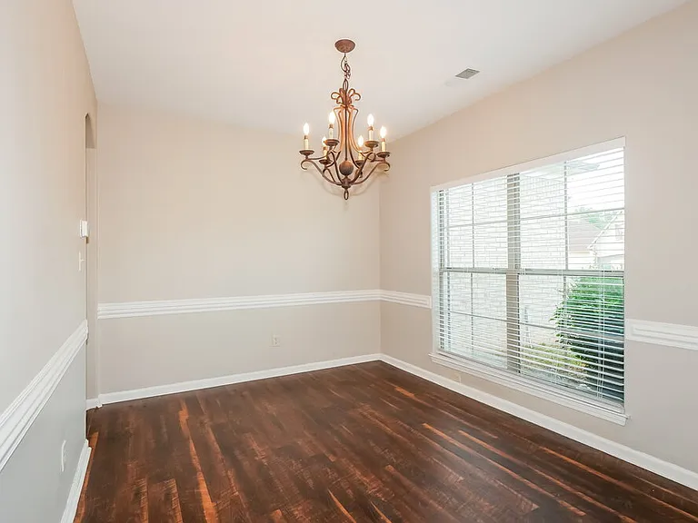 445 Green Willow Cv — Photo 6