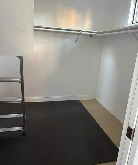 330 Sheridan Ave — Photo 9