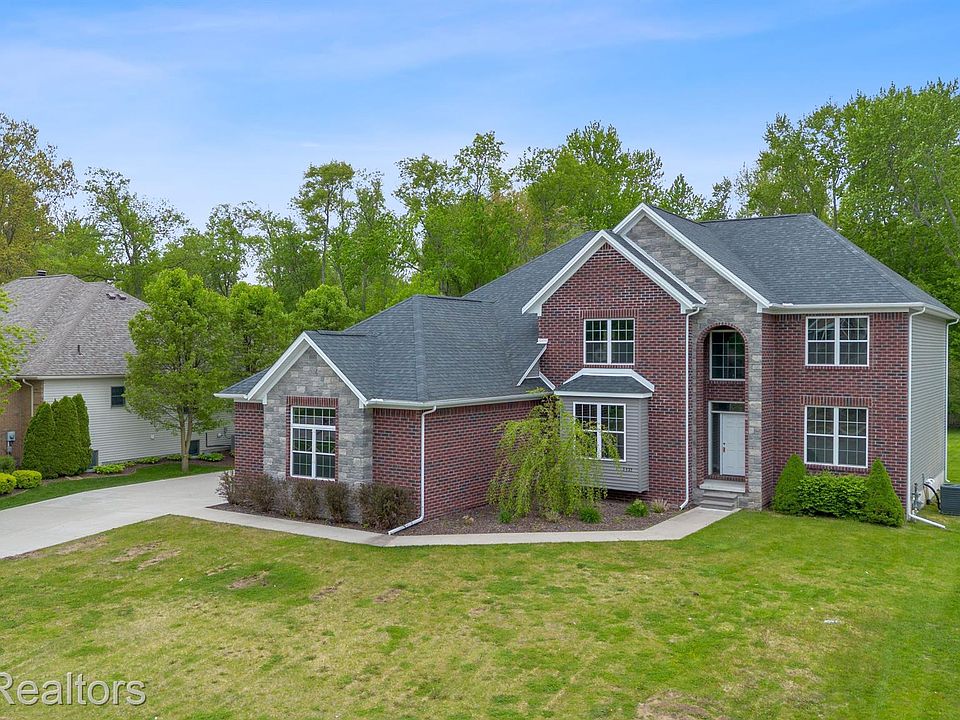 1st image of 5325 Shorewood Dr