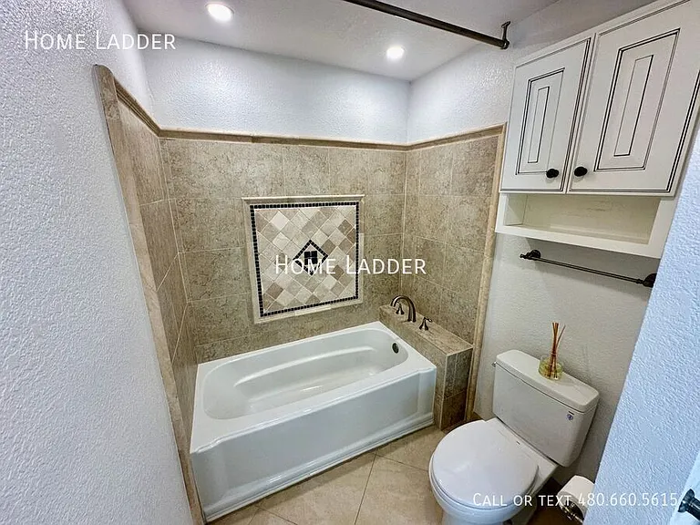 8084 E Del Laton Dr — Photo 12