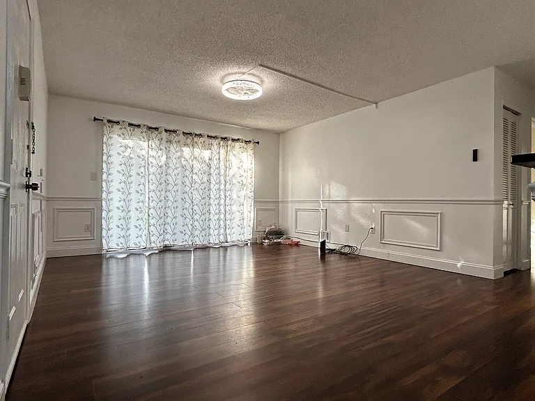 16 Rickard Ct — Photo 1