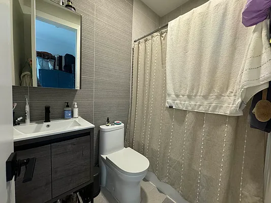 Rented by Rumah Realty Inc | media 8