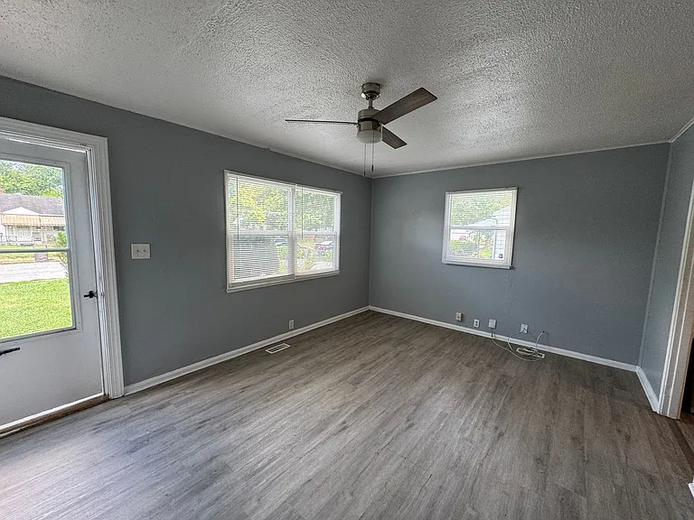 2029 N Goodlet Ave — Photo 3