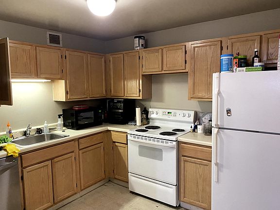 4th image of 200 N Dearborn St Unit 1606