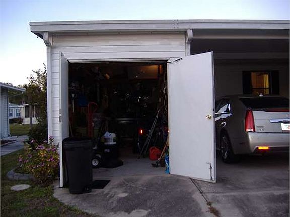 3rd image of 9528 Cypress Lakes Dr