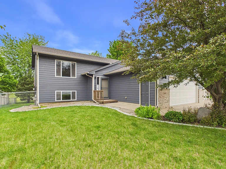 2505 N Vincent Ave — Photo 40