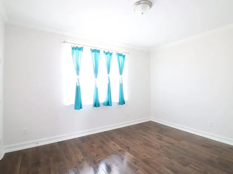 1422 Bellingham Ln — Photo 15