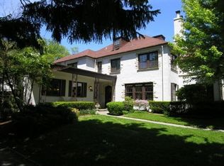 147 Robsart Pl, Kenilworth, IL 60043