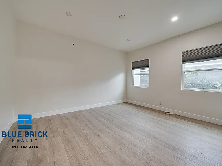 5620 1/2 Radford Ave — Photo 4