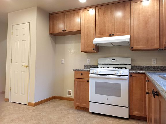 5th image of 778 Blossom Way