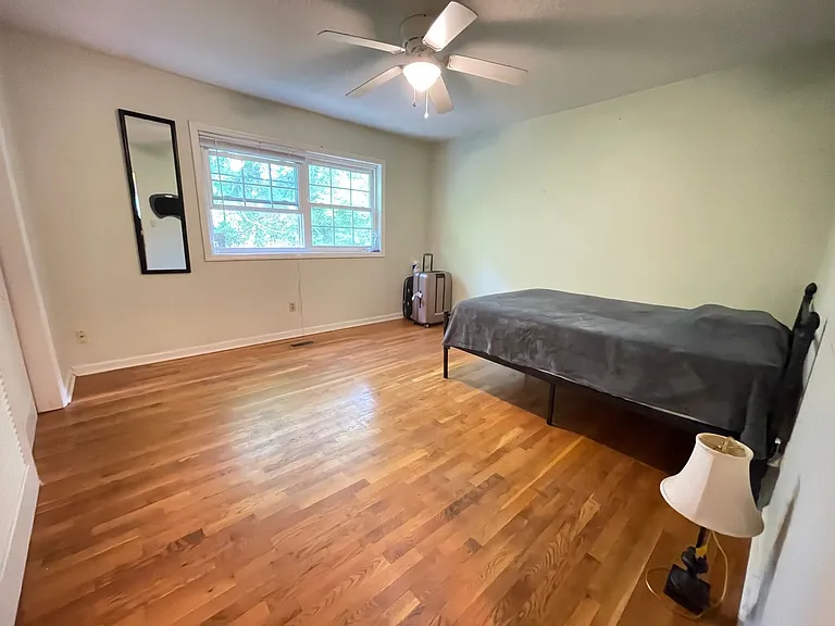 400 Davie Rd #9 — Photo 14