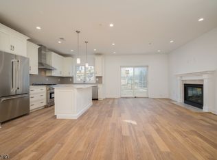 17 Dirlam Dr, Florham Park, NJ 07932