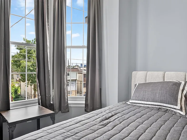 447 Mercer St #1 — Photo 6