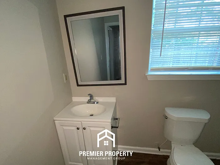 2584 Parkview Dr — Photo 14