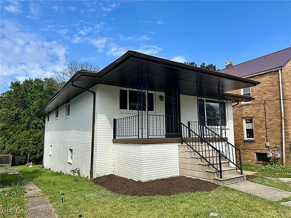 3rd image of 829 Jeanette Ave