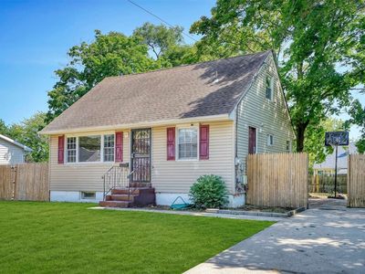 12 Hemlock St, Central Islip, NY, 11722