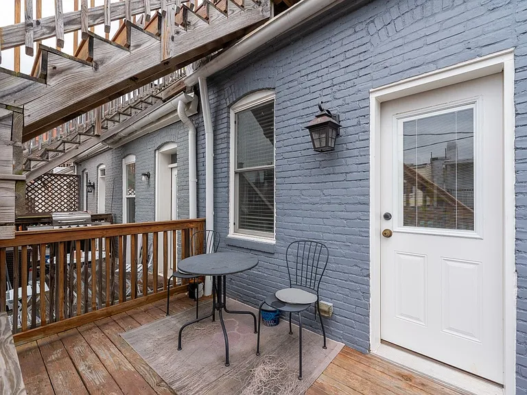 216 S Robinson St — Photo 24