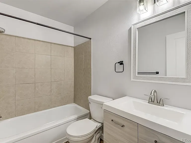 2665 S Xanadu Way #D — Photo 14