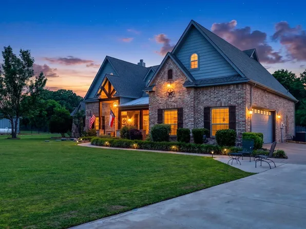 657 Hidden Lakes Blvd, Gunter, TX 75058