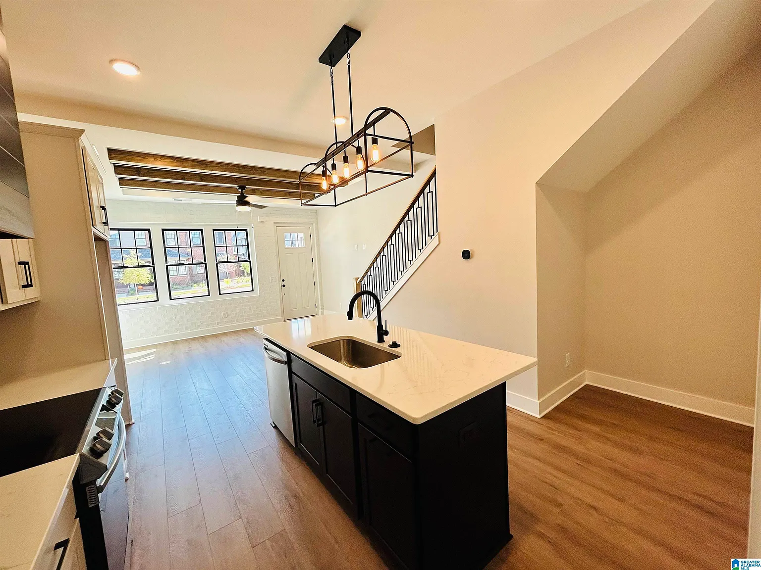 3 bed, 3.0 bath, 1380 sqft, $2,340 — Photo 3