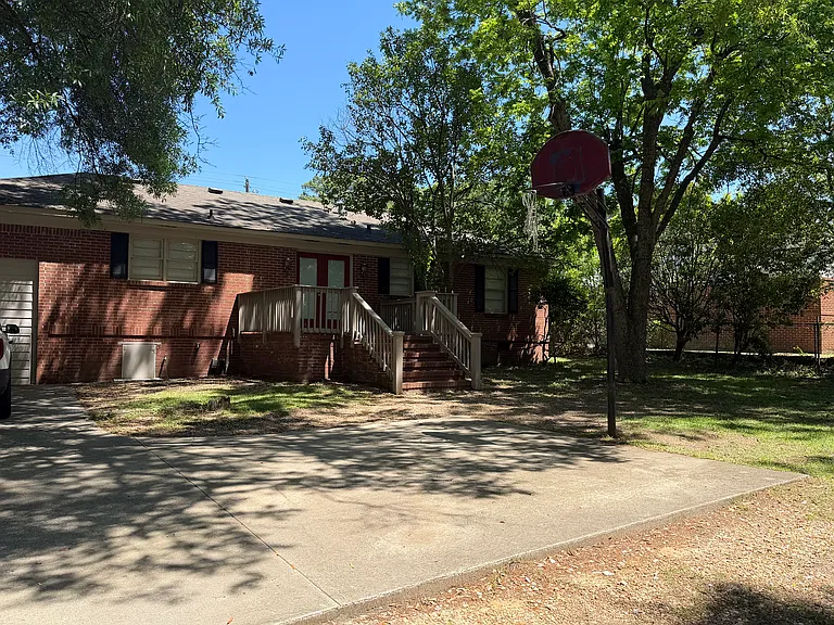4511 Summerville Rd — Photo 22