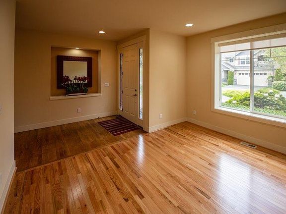 4th image of 11050 Muirwood Way NE