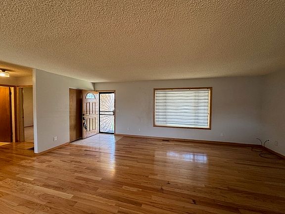 5th image of 1112 W Saratoga Ave