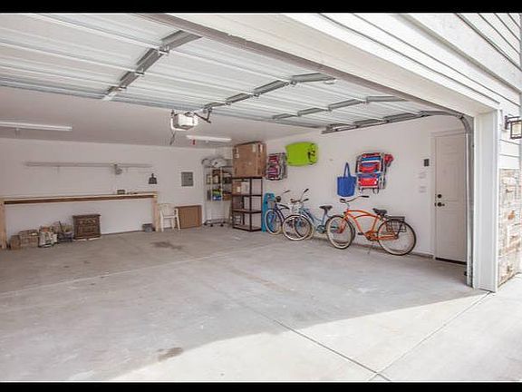 Spacious 2-car garage