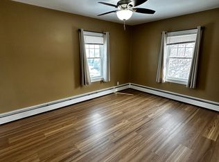 79 E Barrows St APT 6, Cumberland, RI 02864