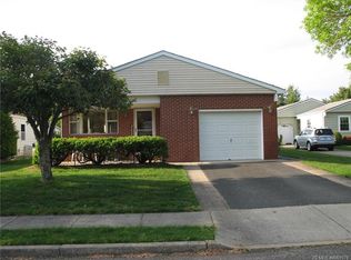 5 Madera Ct, Toms River, NJ 08757