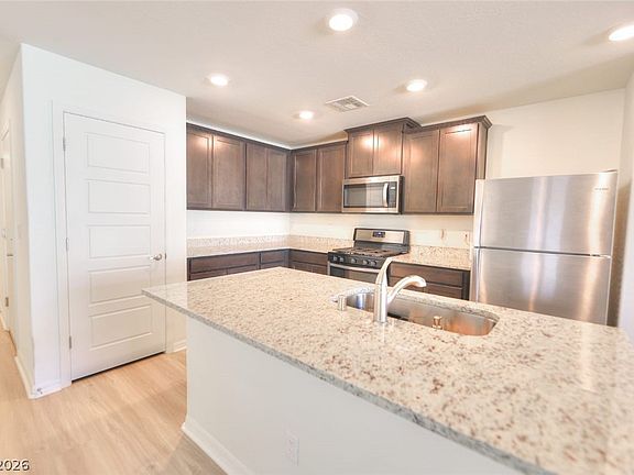 4th image of 14 E Verde Way
