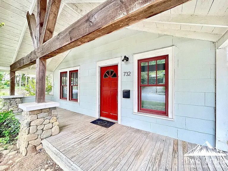 732 Florida Ave — Photo 1