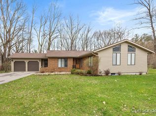 1264 Divot Dr NW, Grand Rapids, MI 49504