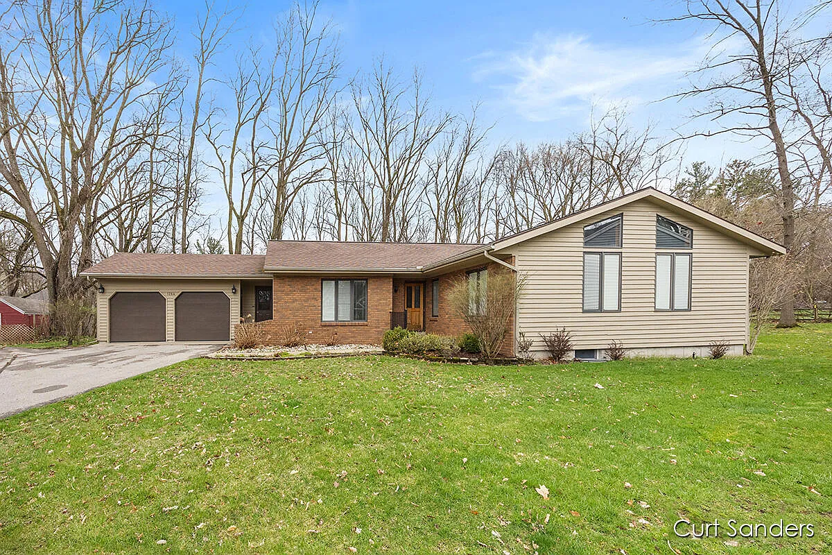 1264 Divot Dr NW photo 1