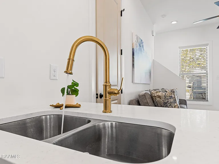 206 Steiner Oaks — Photo 11