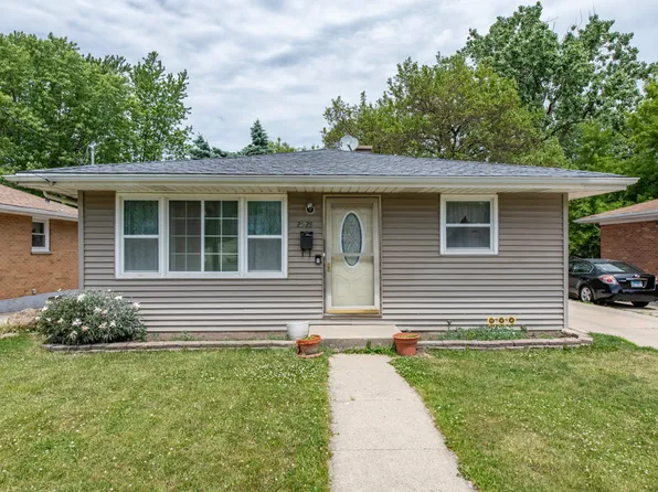 2528 Lucia Ave, Waukegan, IL 60085