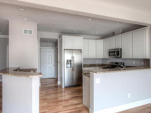 5th image of 1150 Park Dr Unit 904