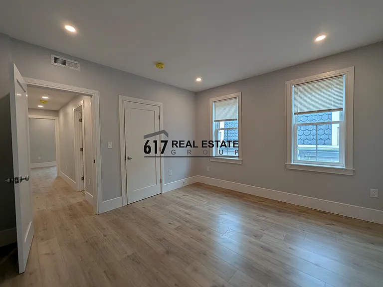 124-7 Kenrick St — Photo 9