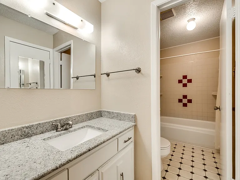 3101 Duck Creek Pkwy — Photo 12