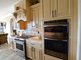 216 Callaway Dr, Monroe, MI 48162