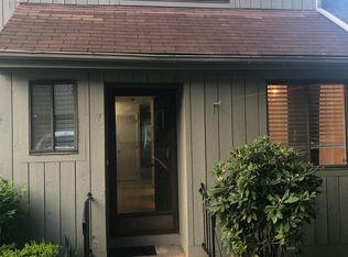 204 Concord Ct UNIT 204, Beacon Falls, CT 06403